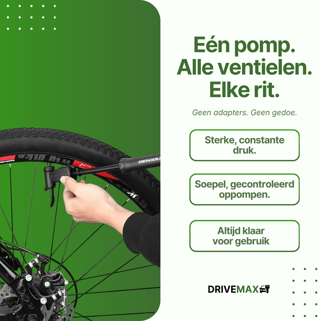 Hand, die eine schwarze DriveMax-Fahrradpumpe an einem Mountainbikereifen vor grünem Hintergrund benutzt.