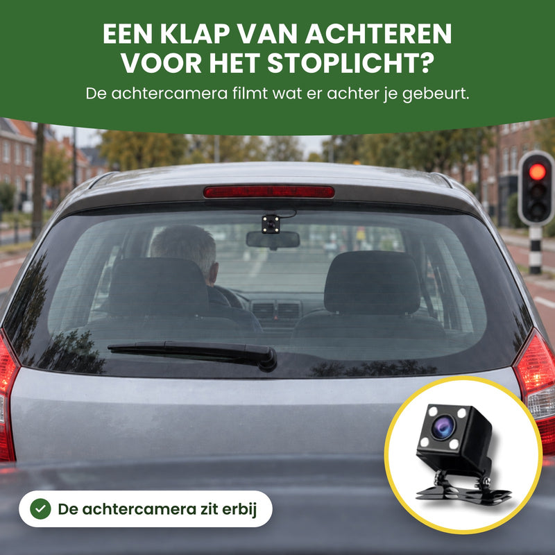 Die Rückkamera der VisionEdge 360 hinter der Heckscheibe eines Autos, das an einer roten Ampel steht: Sie filmt, was hinter dir passiert